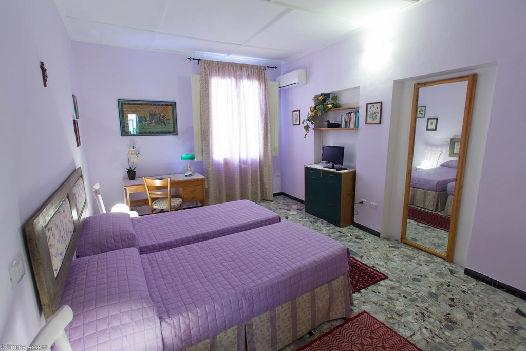 Hotel Sassari-In Habitación foto